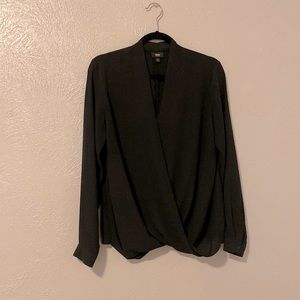 Black wrap front top